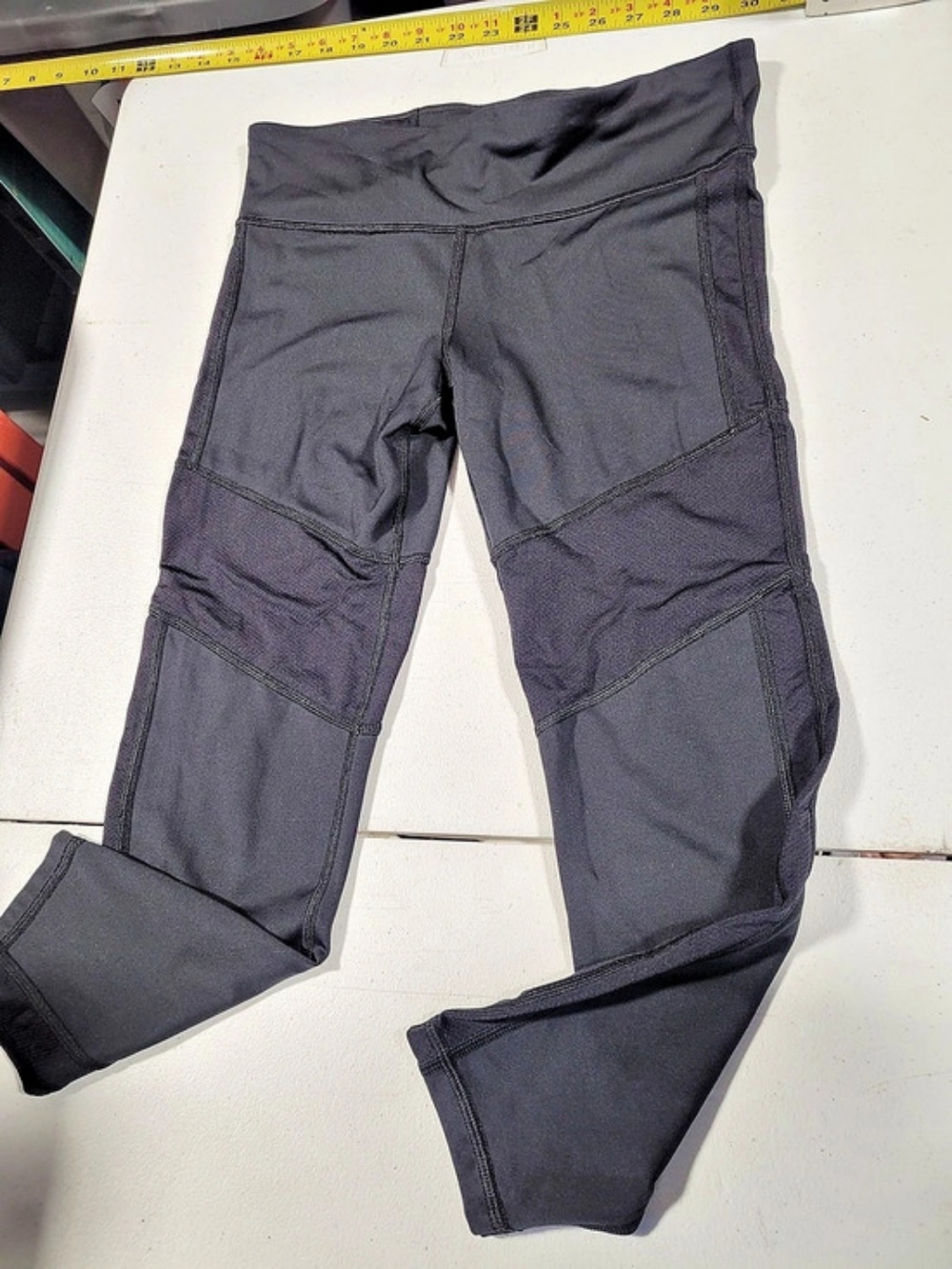 GapFit Eclipse Athletic Leggings in Black Size Small Like New
